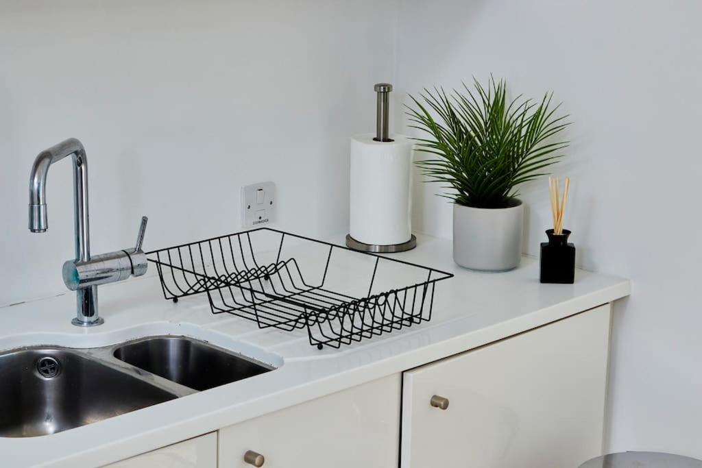 Swanky City Centre Apartment Лінкольн Екстер'єр фото