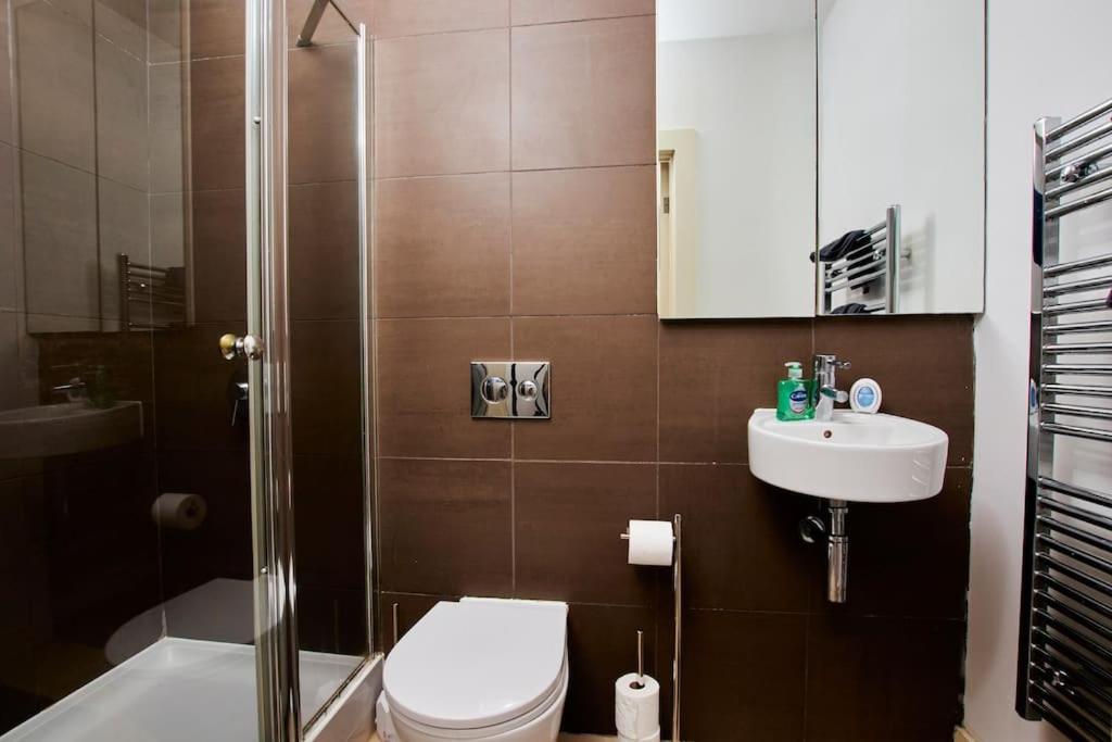 Swanky City Centre Apartment Лінкольн Екстер'єр фото